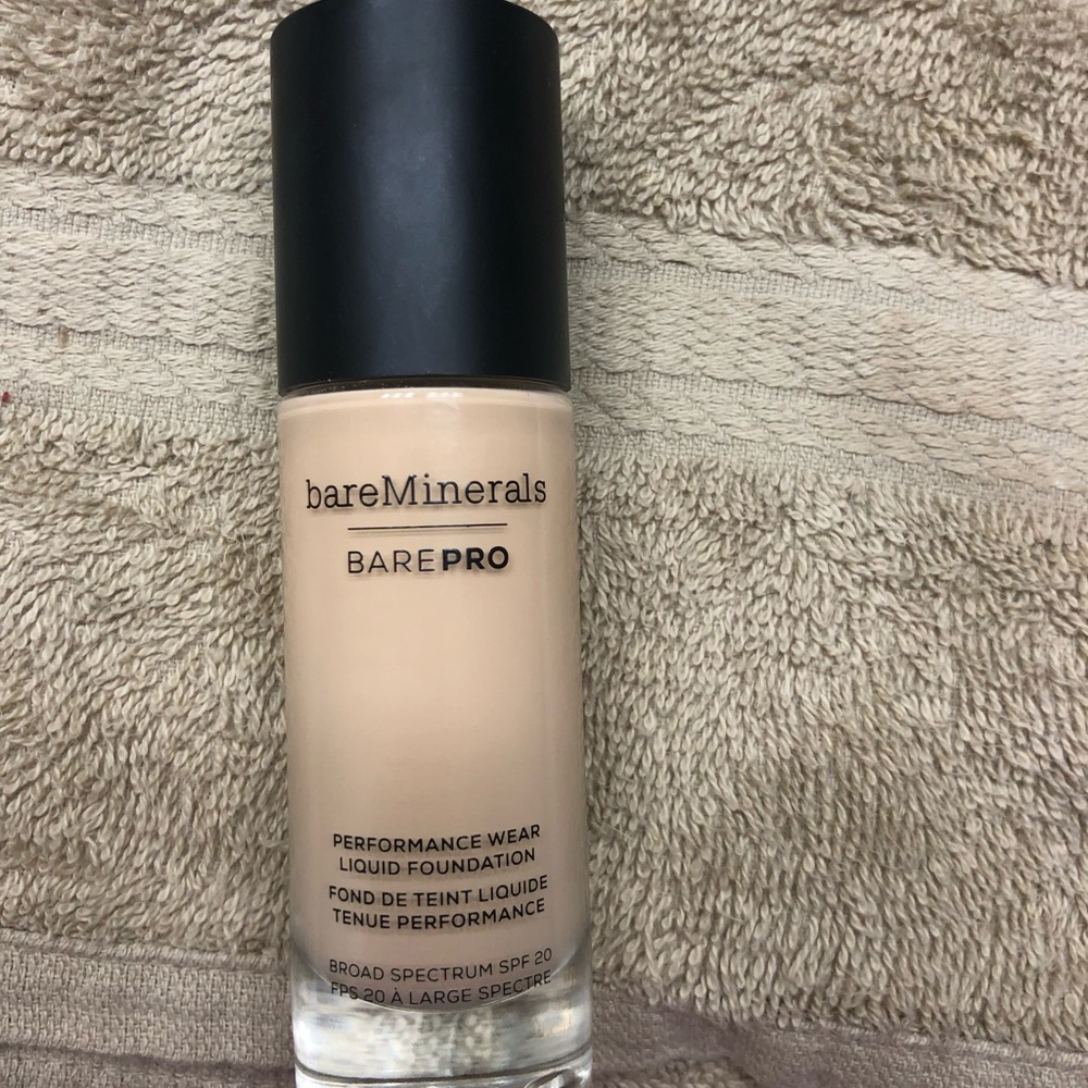 Bare Minerals BarePro foundation - Shade 05 Sateen